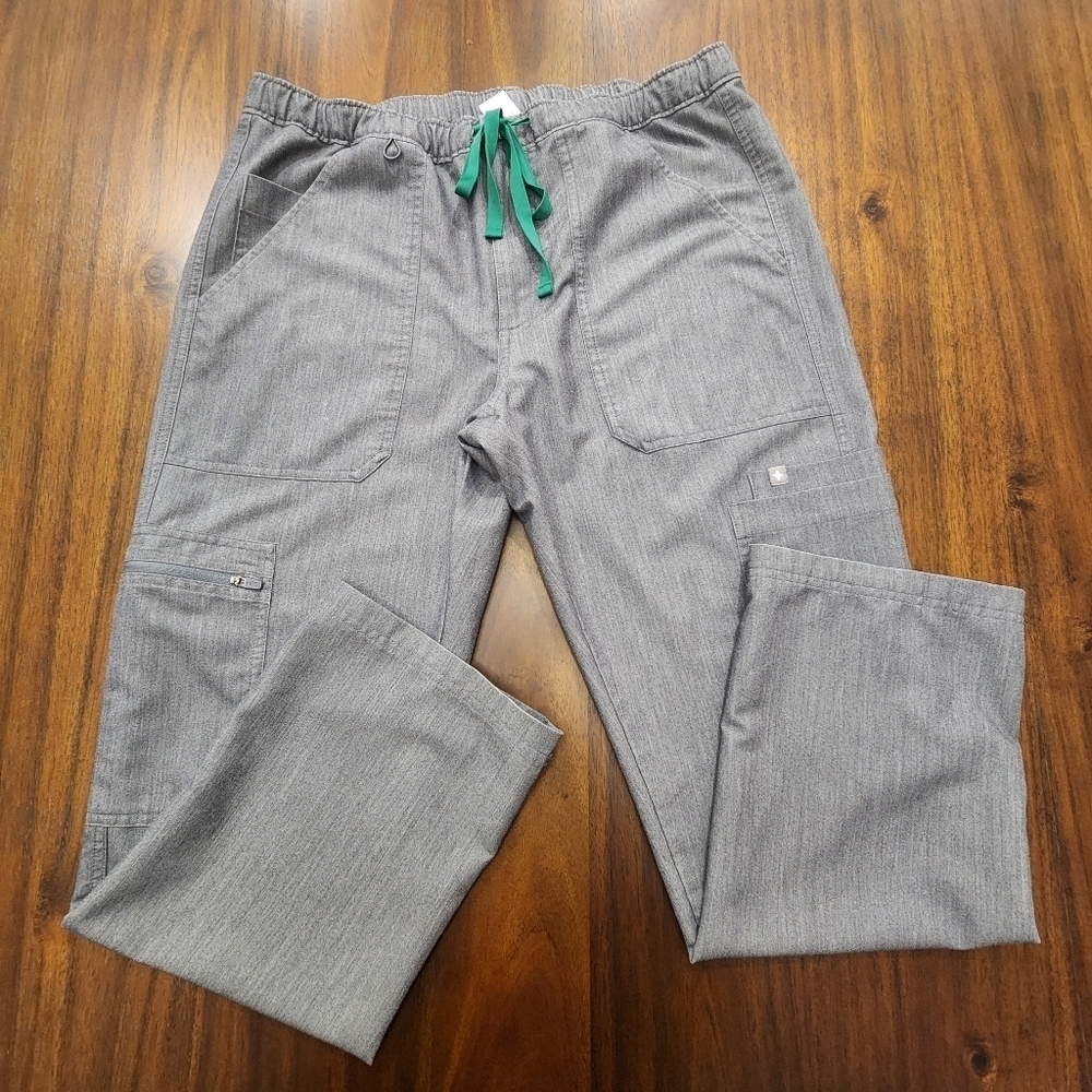 FIGS Men Scrub Cairo Cargo Pants Graphite Size M/S Technical Collection TM3001S - Picture 2 of 10